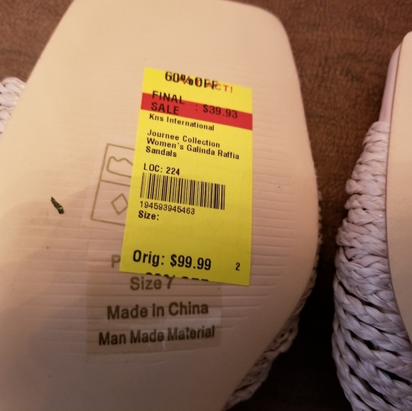 NWT Journee off white Galinda sandals size 7. Beautiful! - Picture 8 of 10